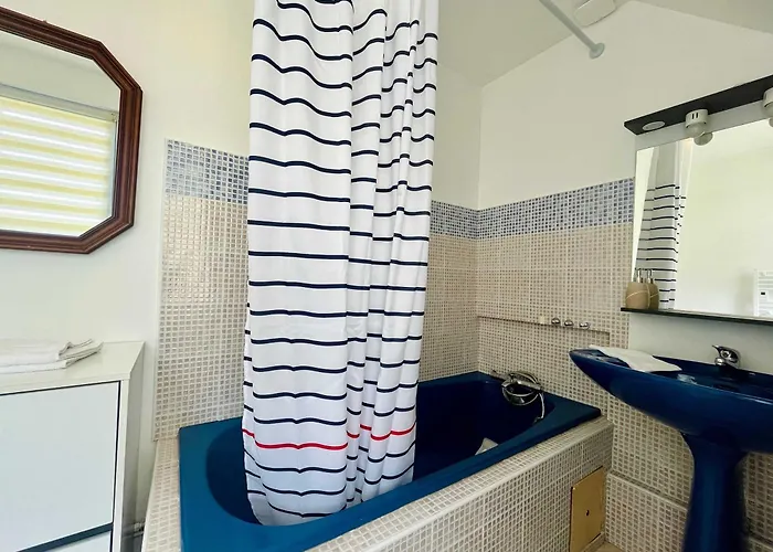 Prázdninový dům La Maison Du Bonheur Cozy Family Refuge Near Utah Sainte-Mère-Église